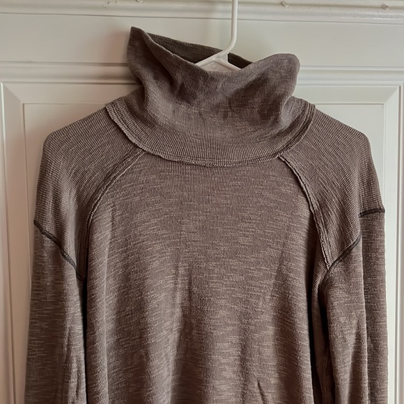 EUC Free People Split Back Turtleneck - Stone - Picture 6 of 11